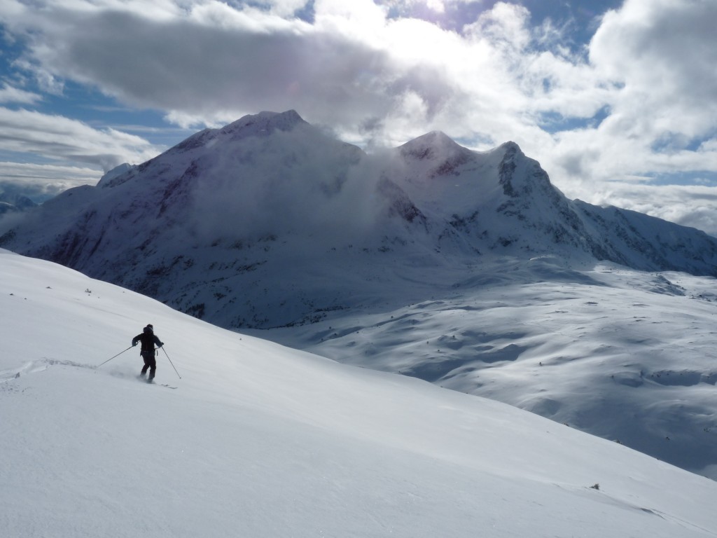 Descente vers le Refuge du Taillefer 